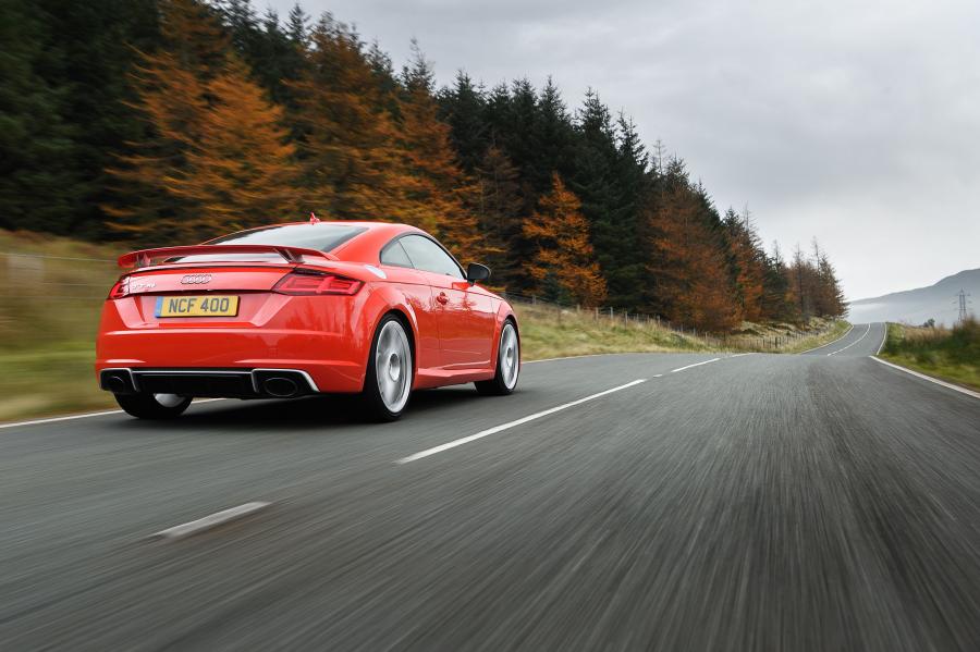  Audi TT RS Coupe (8S) 2016 года  (UK) (фото 6 из 40)